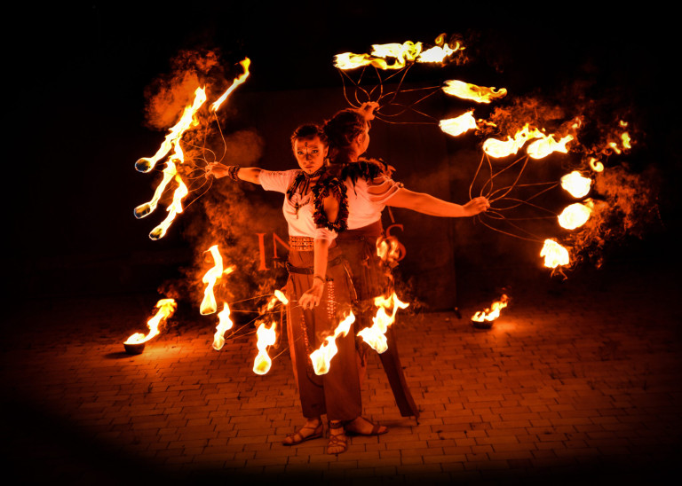Inferis Teatr Ognia pokaz tańca z ogniem Noc Słowiańska