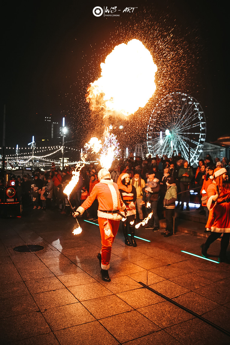 Inferis Teatr Ognia pokaz tańca z ogniem pokaz świąteczny