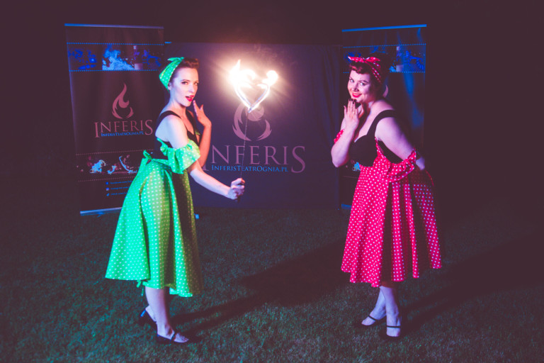 Inferis Teatr Ognia pin up fireshow